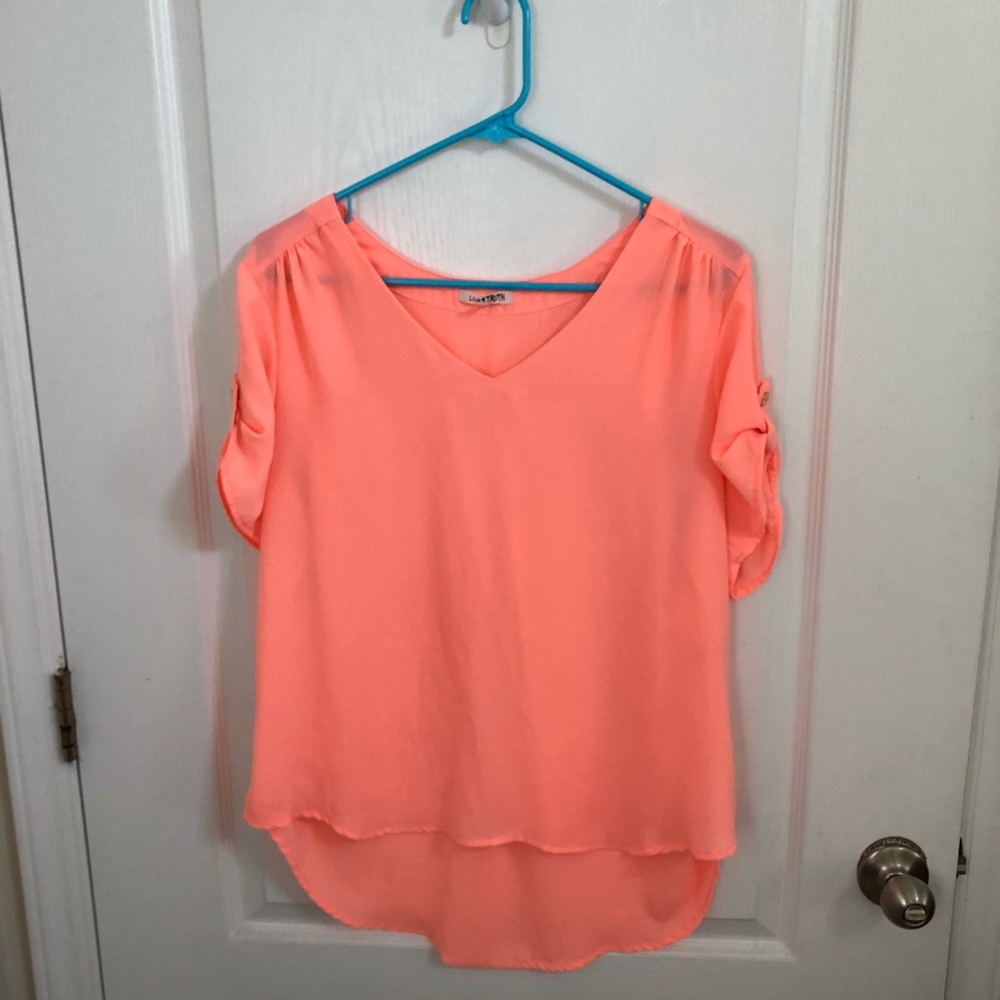 Cute blouse!